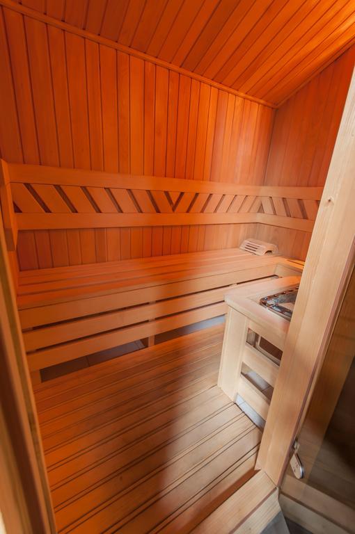Hotel Hemera Podgorica Bagian luar foto A Finnish sauna