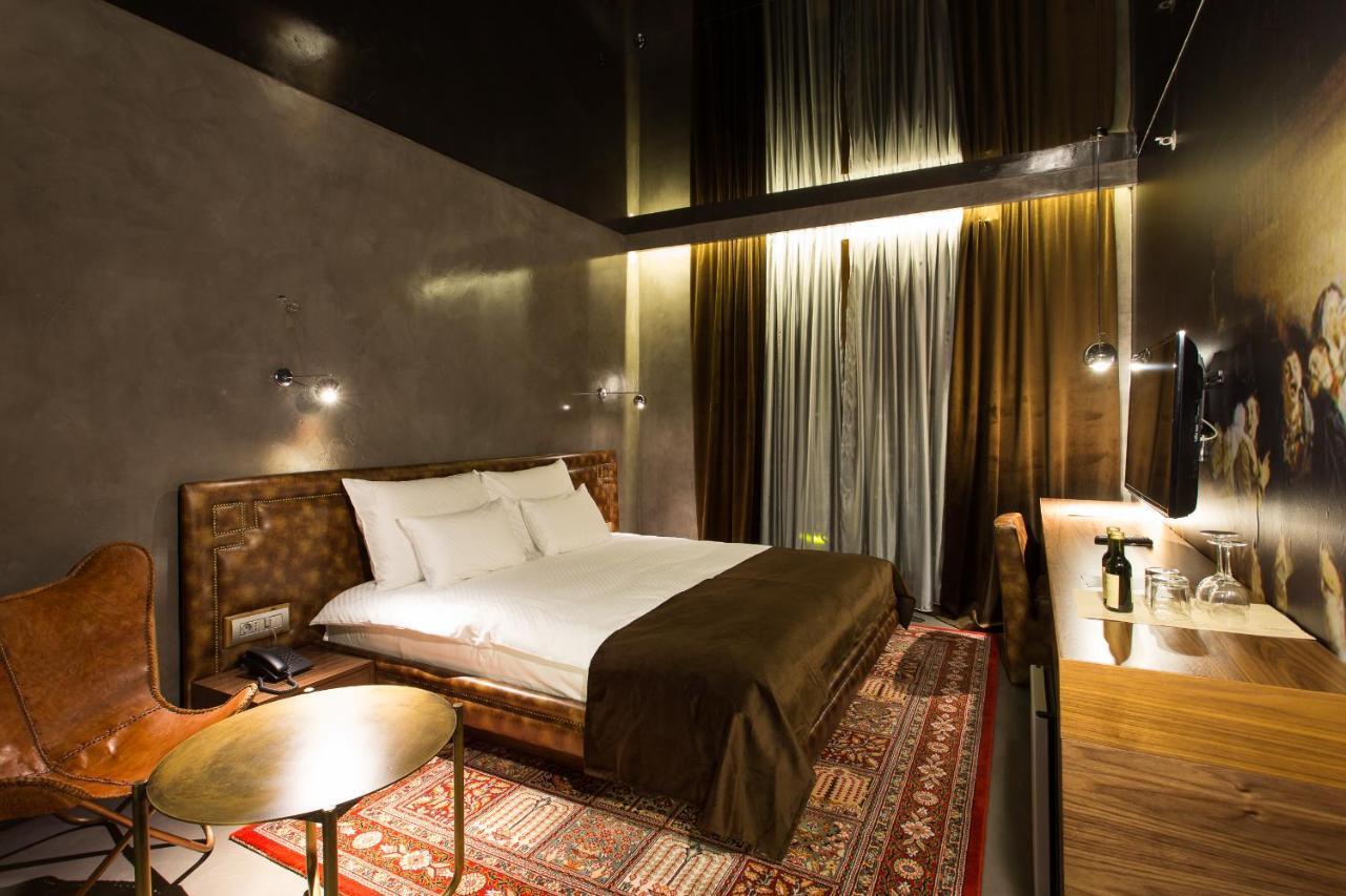 Hotel Hemera Podgorica Ruang foto A room at the Mandarin Oriental, Munich